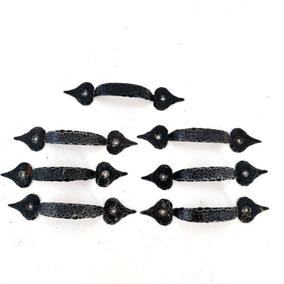 COLONIAL BLACK HAMMERED WROUGHT IRON DRAWER PULL HANDLE - SET OF 7 - Picture 1 of 7